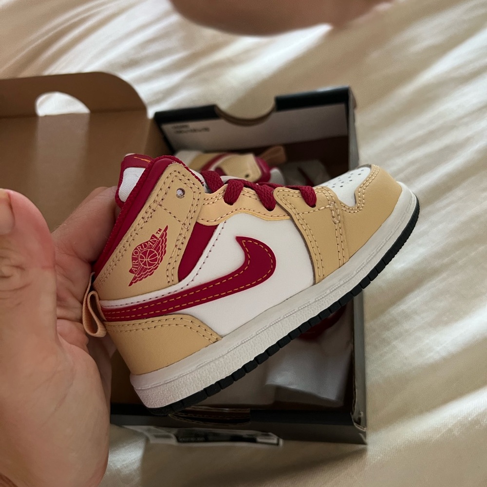 New in Box Toddler Air Jordan Nike Tennis Shoe - Picture 5 of 8